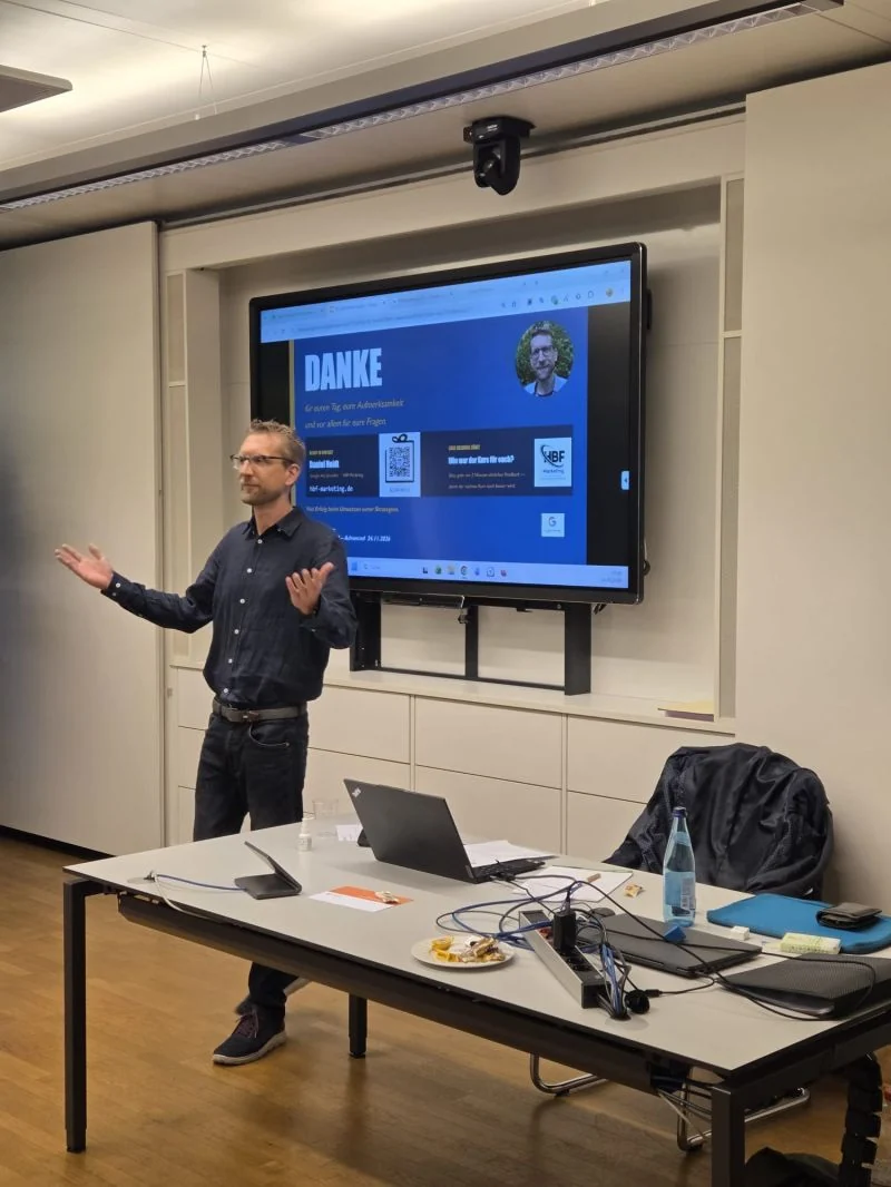 Daniel Heidt als Trainer bei einem Google-Ads-Workshop am WIFI